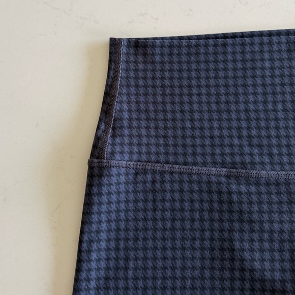 lululemon align 4” houndstooth - Picture 4 of 15